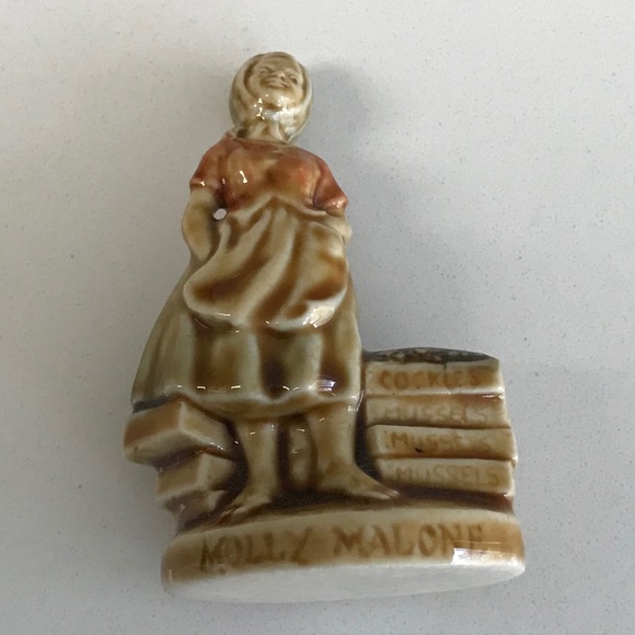 Vintage Wade Whimsies Irish Songs and Folk Tales Molly Malone Figurine - Picture 2 of 4